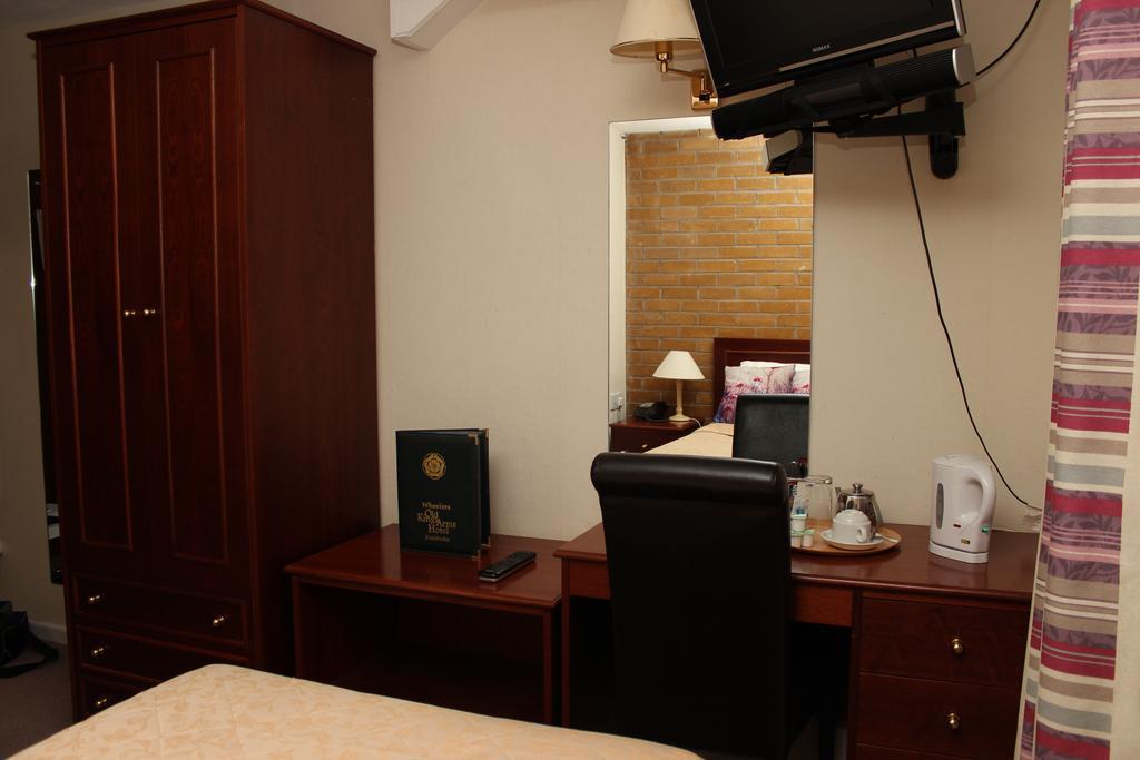 Old Kings Arms Hotel Pembroke Ngoại thất bức ảnh